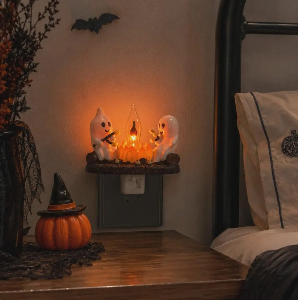 Ghosts Roasting Marshmallows Night Light, Halloween Nightlight Plug in Lamp